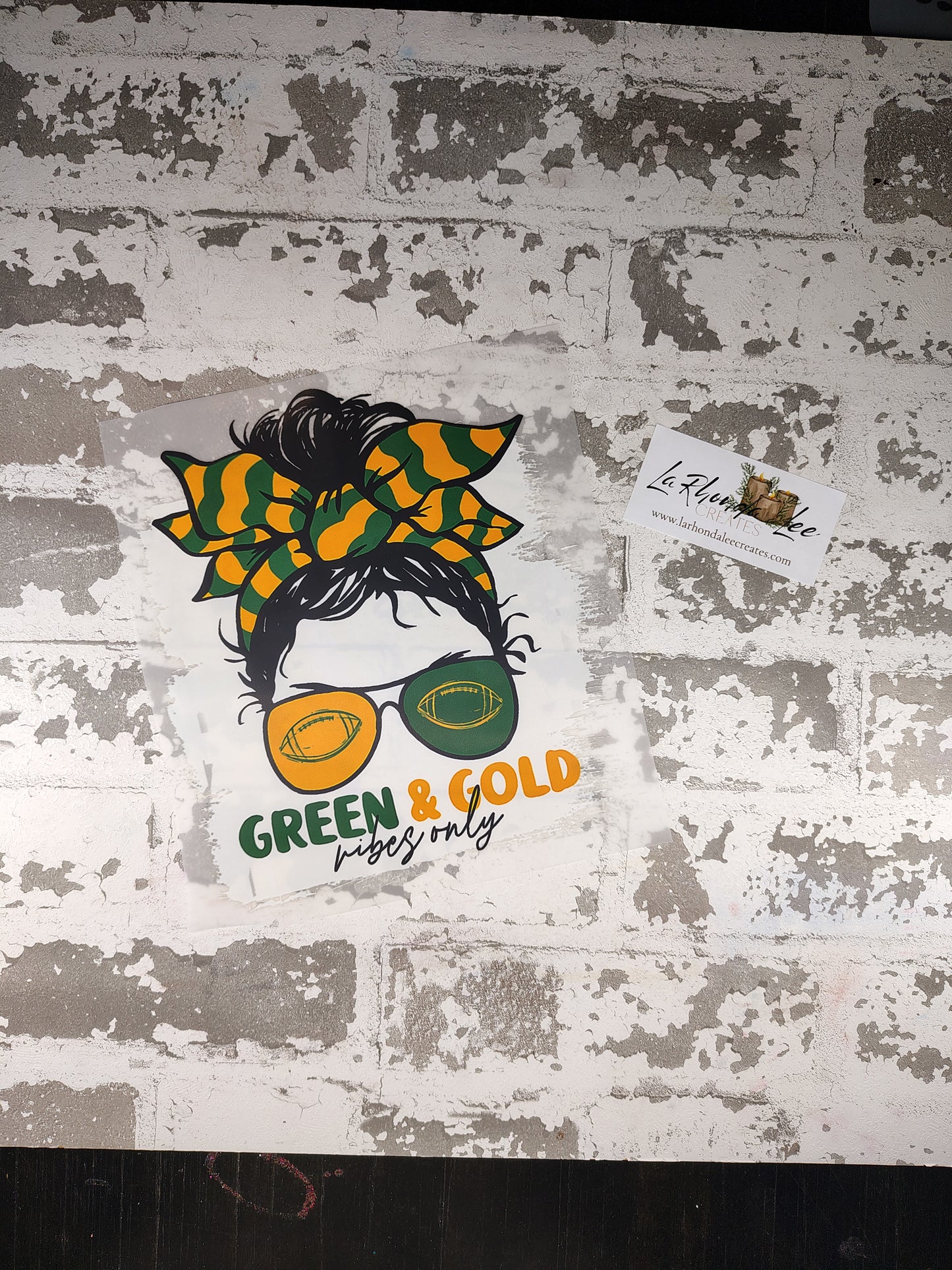 Green & Gold Vibes Girl
