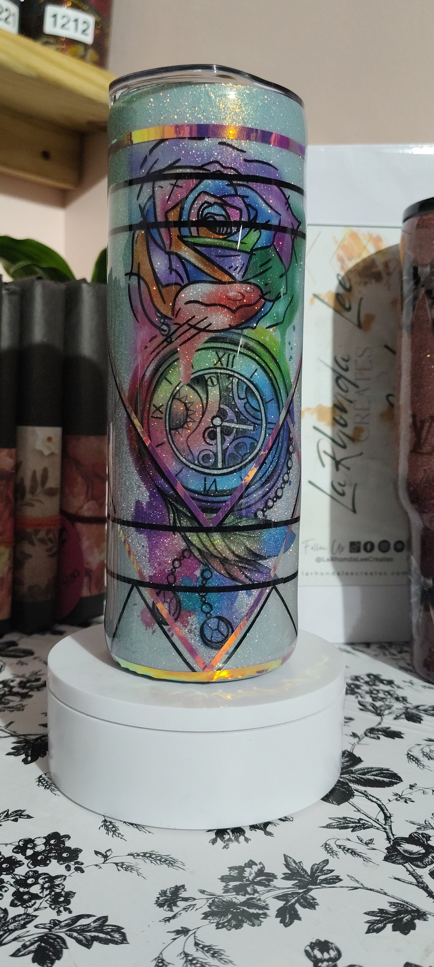 1387- Flower linework 20oz
